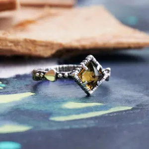 Citrine ring GOLDEN PYRAMID